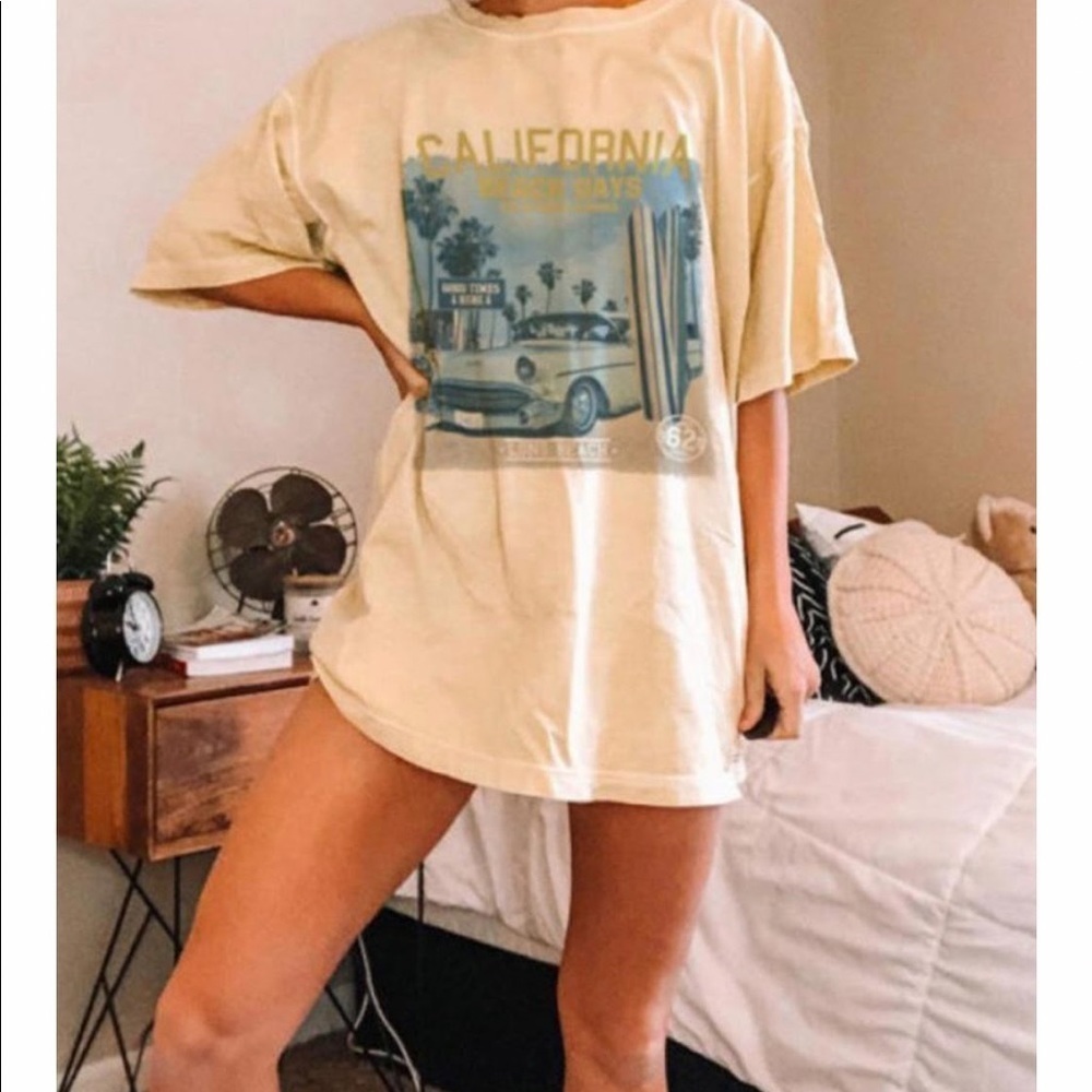 👉 California Round Neck T-Shirt Size S